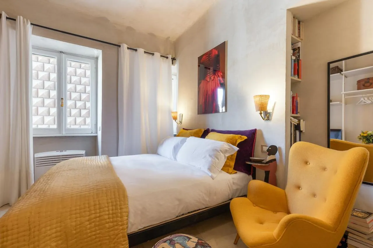 Rome As You Feel - Torre Argentina Art Apartment 0*,  Italy