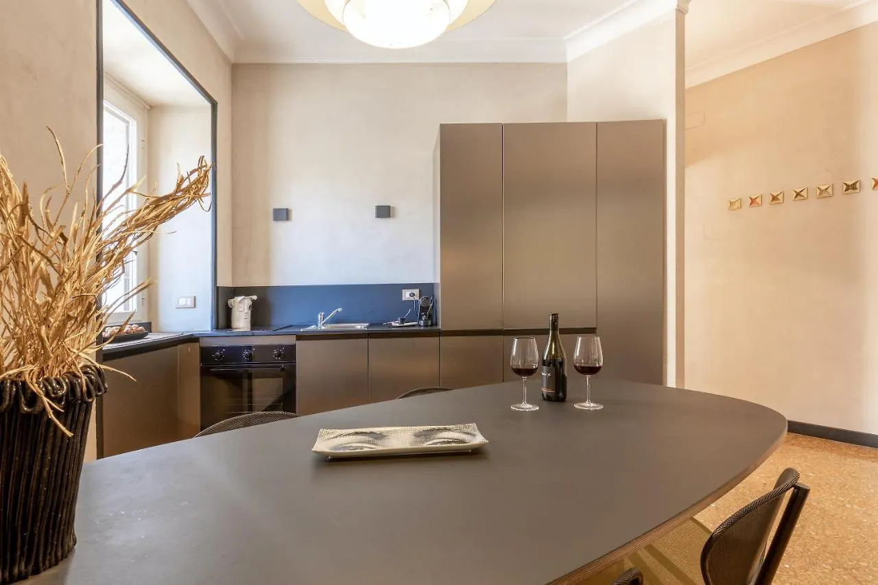 Rome As You Feel - Torre Argentina Art Apartment 0*,  Italy